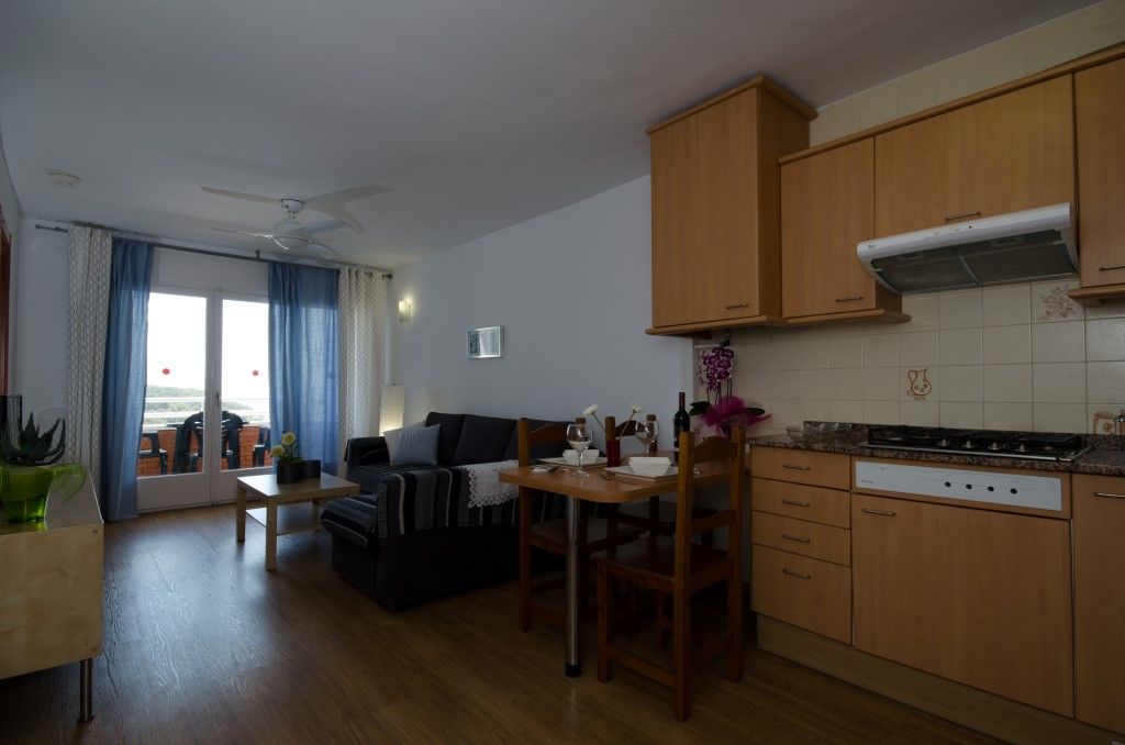 Aparthotel Els Llorers 2*